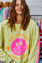 Load image into Gallery viewer, Smily Washed Sweat Lemon