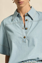 Load image into Gallery viewer, insinuate top - light chambray