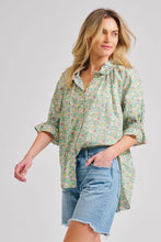 Load image into Gallery viewer, The Marlo Easy Flow Short Sleeve Shirt - Mint Floral