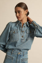 Load image into Gallery viewer, resonate top light washed denim