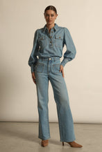 Load image into Gallery viewer, resonate top light washed denim