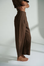 Load image into Gallery viewer, Rika Linen Pants Chocolate