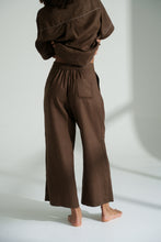 Load image into Gallery viewer, Rika Linen Pants Chocolate