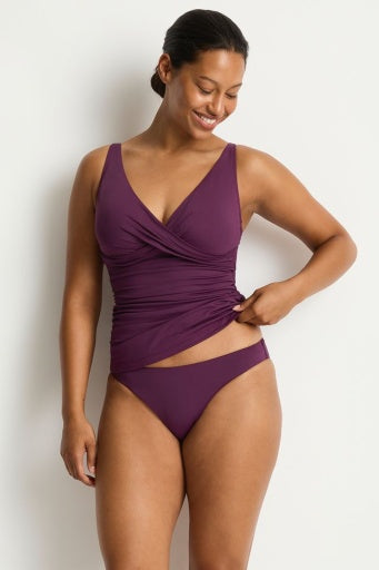 Essentials Edit Cross Front Multifit Singlet Top Claret