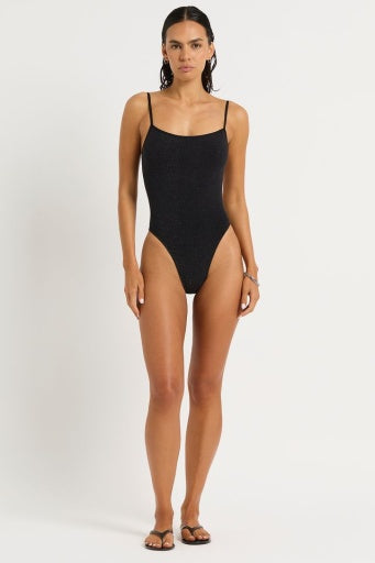 low palace one piece black