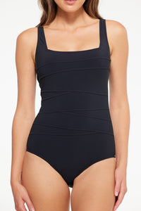 TEXTURED BLACK  Square Neck