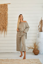 Load image into Gallery viewer, Retreat Cotton Twist Pullover - Olive x White