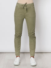 Load image into Gallery viewer, Lightweight Jogger Jean - Khaki