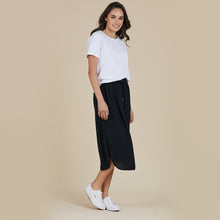 Load image into Gallery viewer, Threadz Rib Tee | White