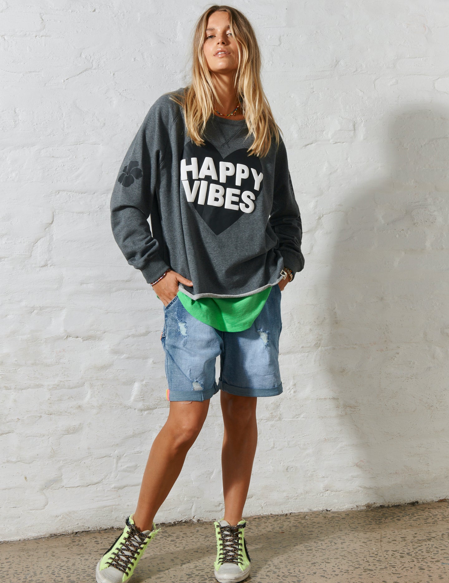 Happy Vibes Sweat - Black