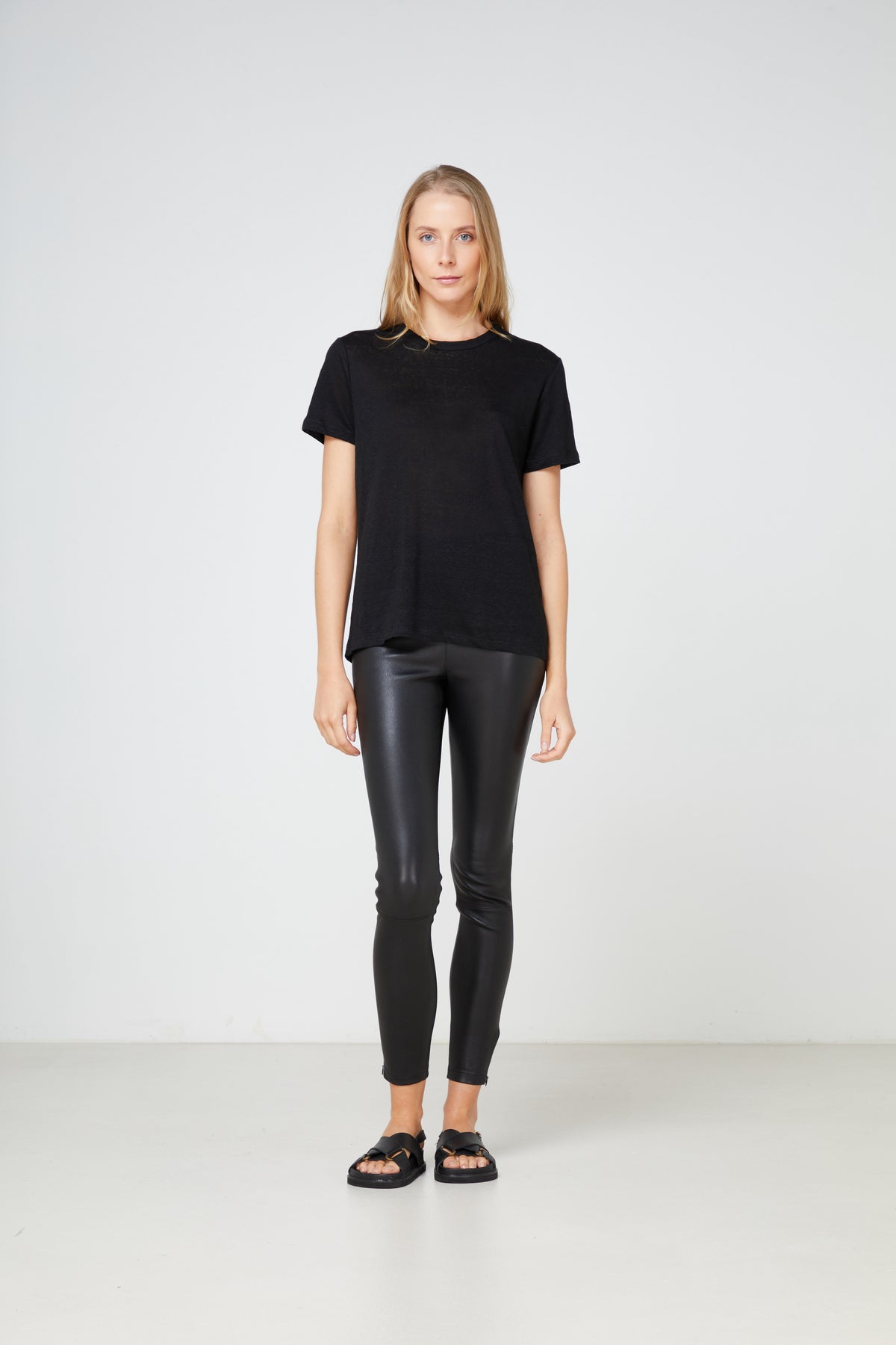 EC Linen Crew Neck Tee | Black