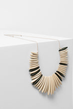 Load image into Gallery viewer, Skarva Necklace