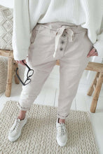 Load image into Gallery viewer, Perfect Joggers Buttons by Bypias, Jogger jeans, beige jeans