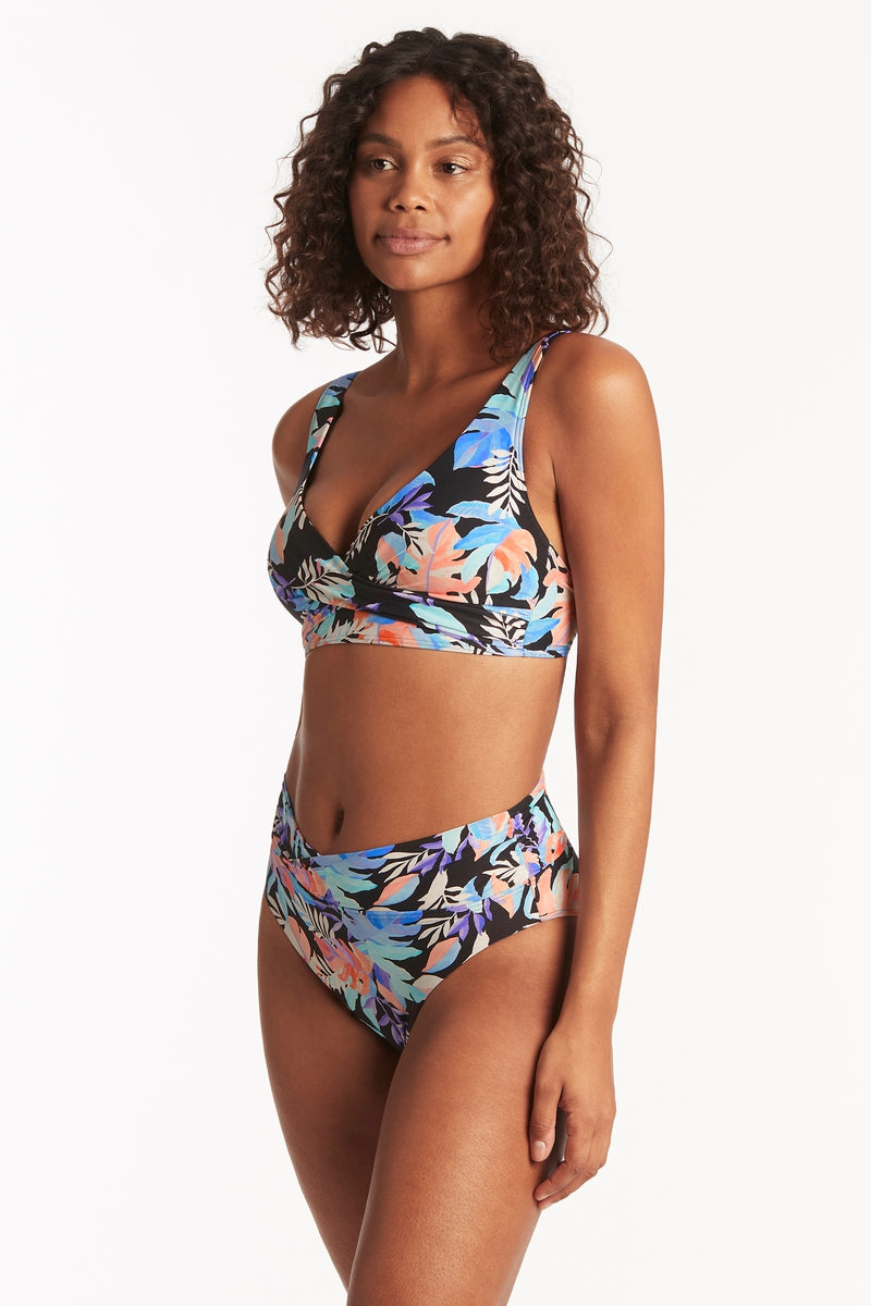 Botanica Cross Front Multifit Top - Black