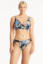 Load image into Gallery viewer, Botanica G Cup Cross Front Top - Black