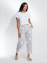 Load image into Gallery viewer, 7/8 Spot Pant