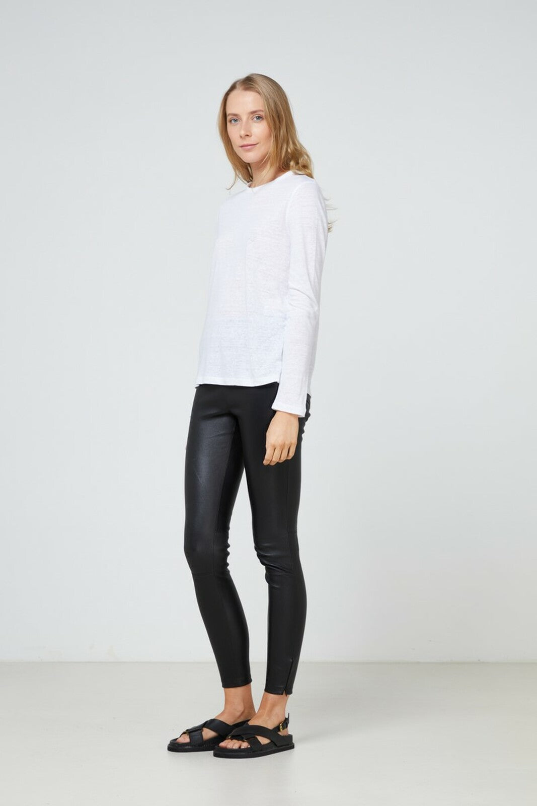 Elka Collective EC Linen Long Sleeve Tee - White. Linen tee. Linen long sleeve tee