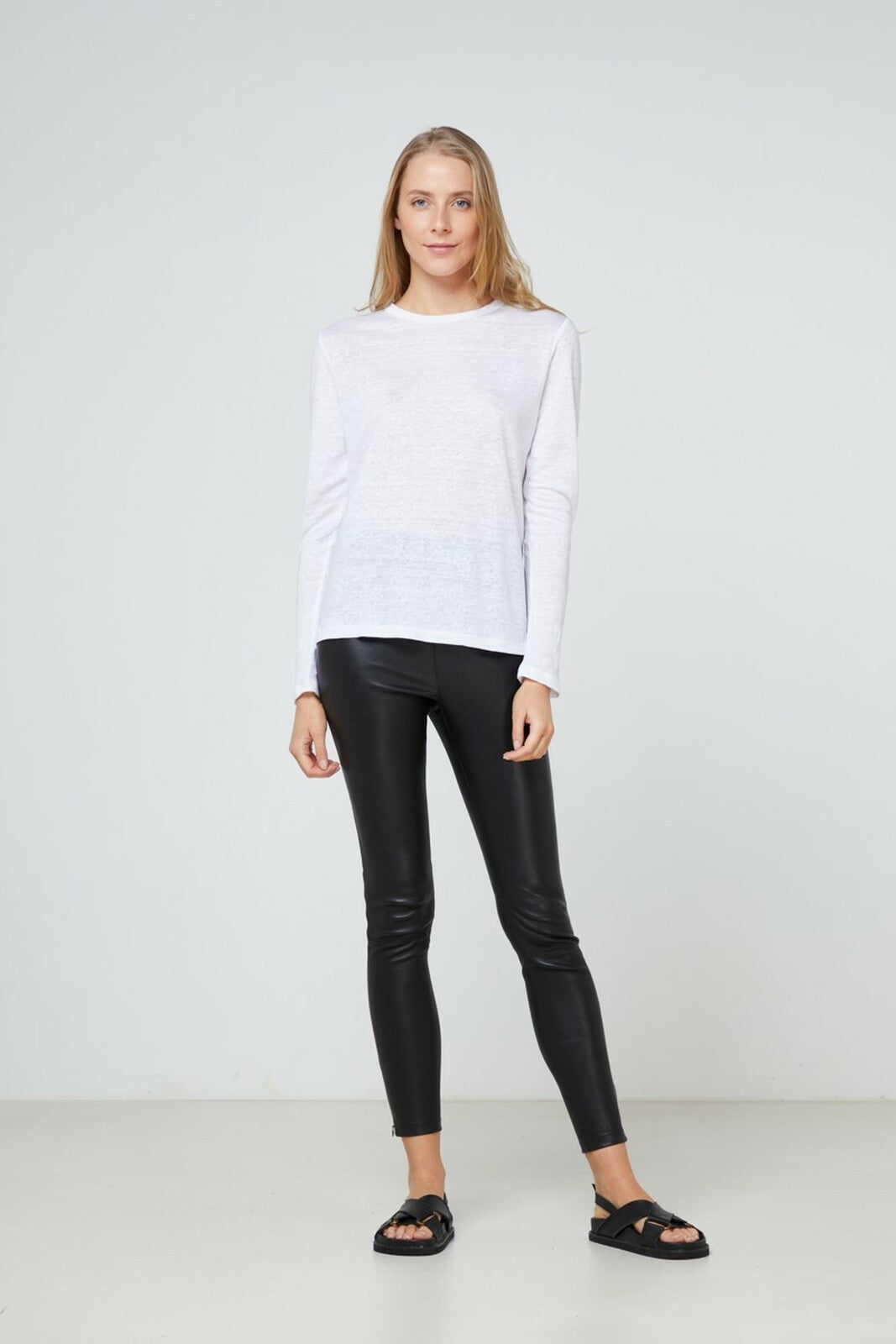 Elka Collective EC Linen Long Sleeve Tee - White. Linen tee. Linen long sleeve tee
