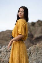 Load image into Gallery viewer, Mila Linen Top - Sunflower